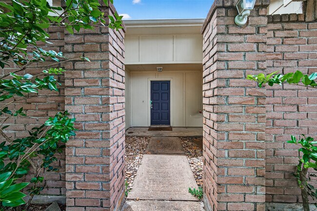 Foto del edificio - 6722 Kearney Dr