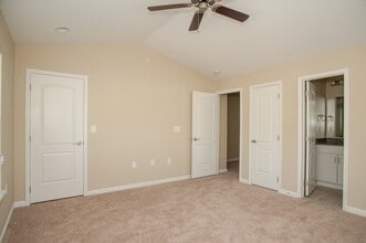 Building Photo - 1625 Elmwood Ct