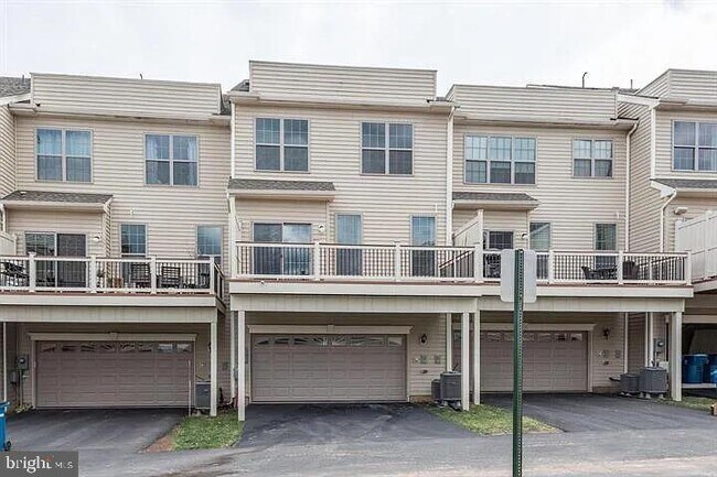 Foto del edificio - 22635 Norwalk Square