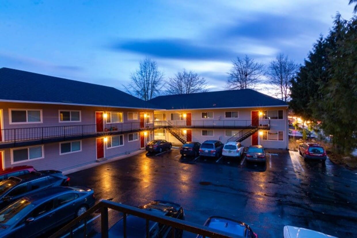 Primary Photo - Renovated 2 Bedroom Flat in St. Johns/Port...