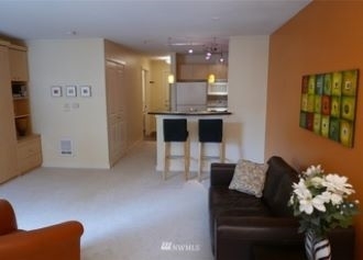 Foto principal - 108 5th Ave S