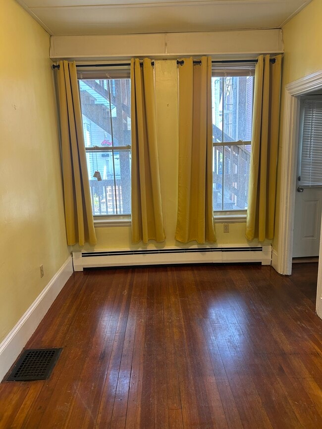 Comedor - 16 Church St