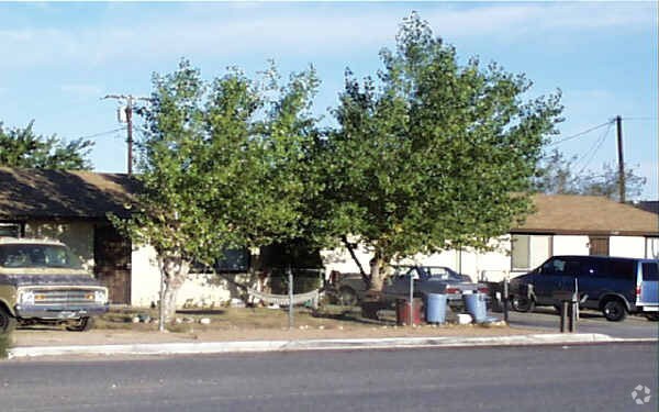 Building Photo - 9320 Hesperia Rd