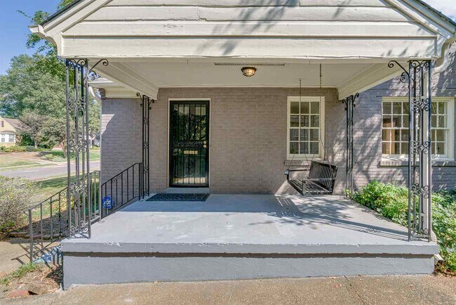 Building Photo - 3199 Cowden Ave
