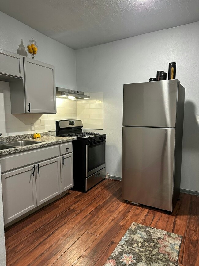 Building Photo - 6833 Avenue C
