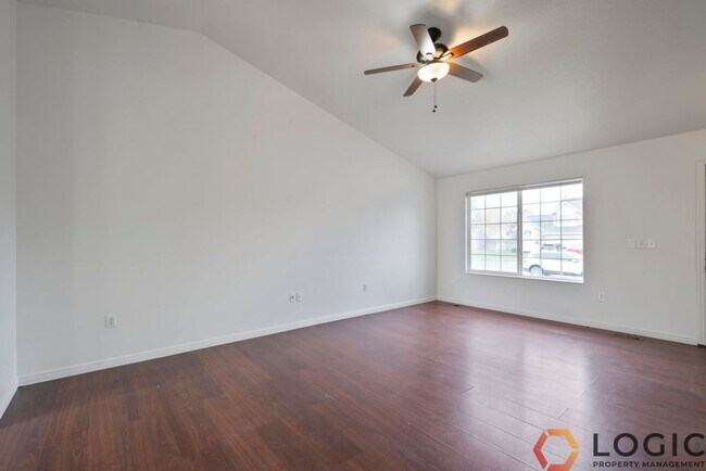 Building Photo - 126 W 475 S