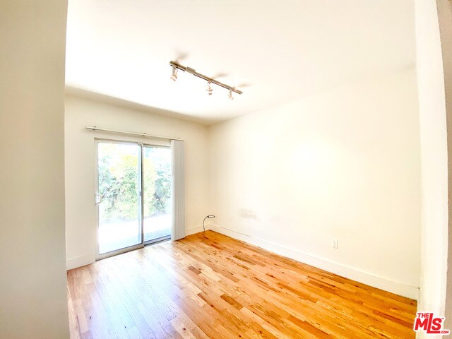 Foto del edificio - 1001 Coronado Terrace