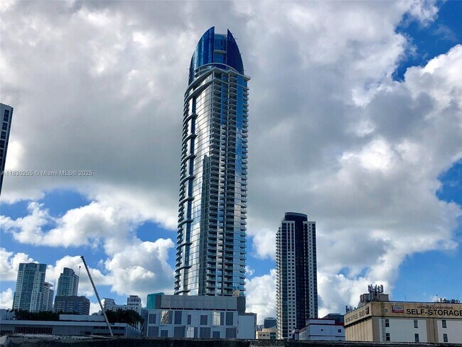 Foto del edificio - 851 NE 1st Ave