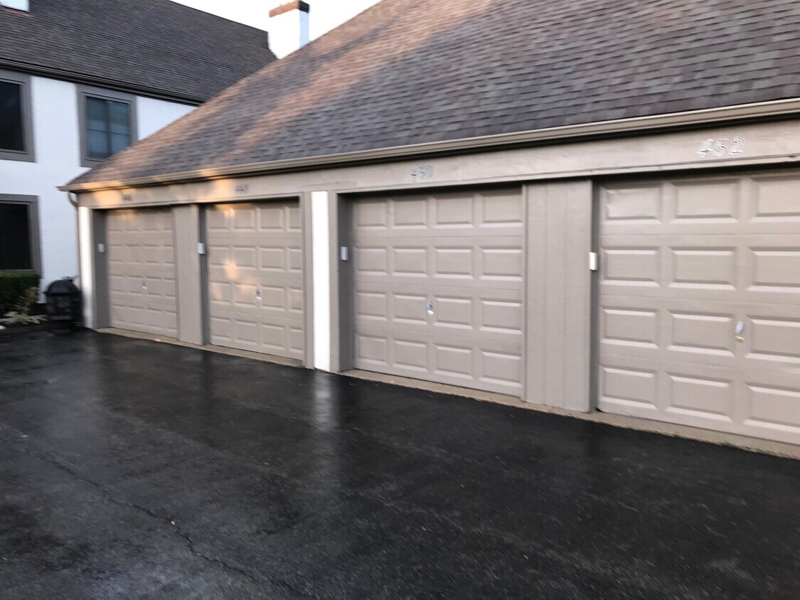 Detached Garage - 448 Edinburgh Rd