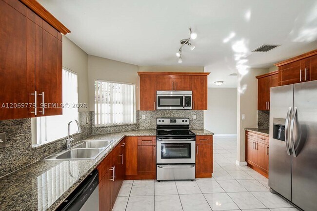 Foto del edificio - 15813 SW 79th St
