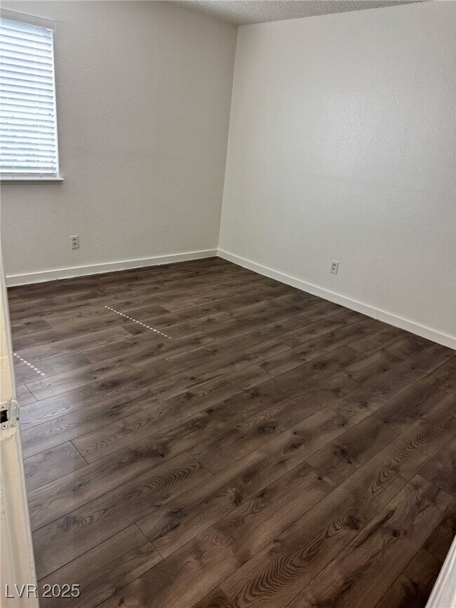 Foto del edificio - 2377 Exeter Dr