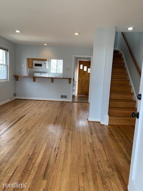 Building Photo - 3 br, 2 bath Townhome - 24 Underwood Pl NW