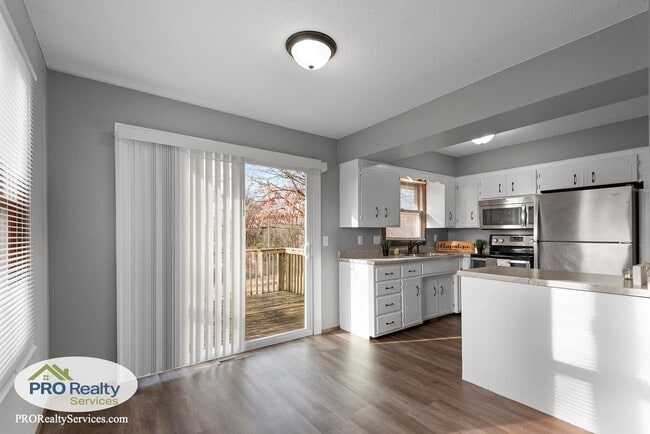 Building Photo - 3 Bedroom House in Oakdale