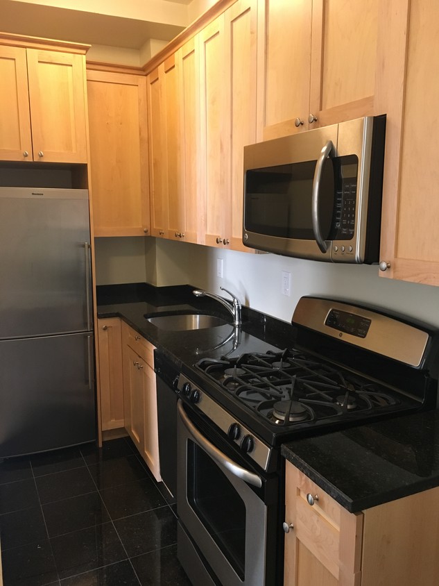 Primary Photo - 160 2nd Ave
