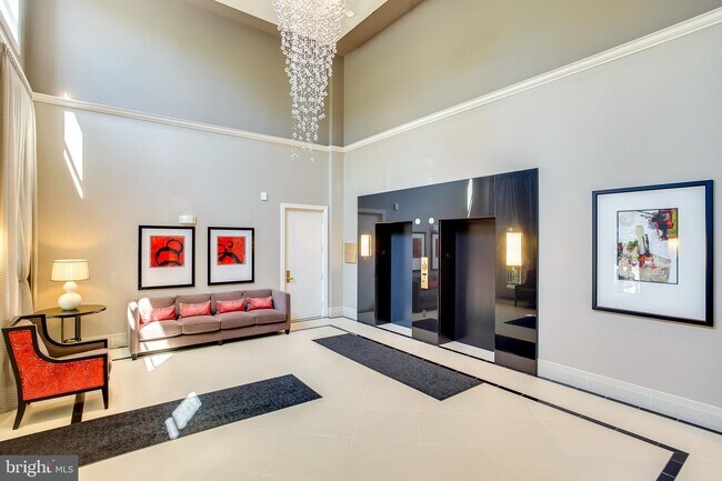 Foto del edificio - 1625 International Dr