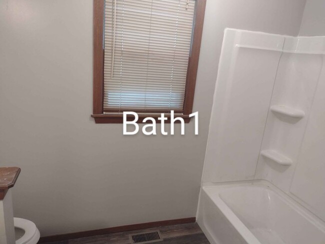 Foto del edificio - 433 Meadowbrook Dr
