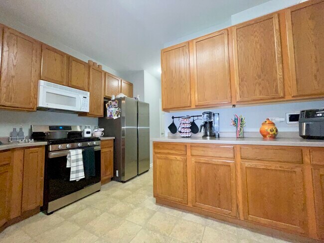 Building Photo - 2242 Gallant Fox Cir