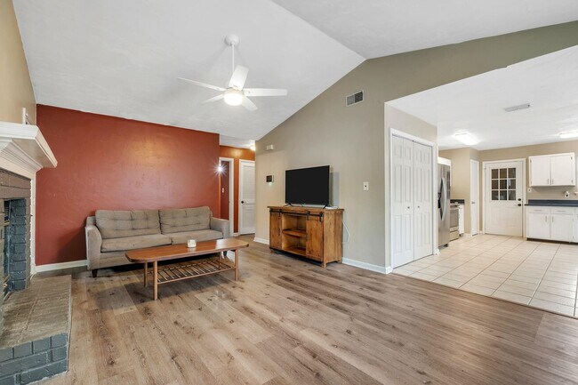 Foto del edificio - 1552 Cinnamon Bear Cir