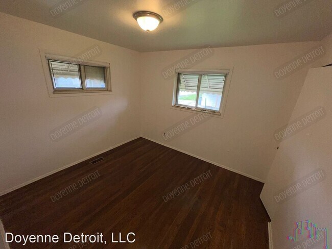 Building Photo - 3 br, 1 bath House - 1601 Bassett