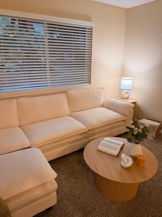 Building Photo - Evergreen Rock Maple Apartments