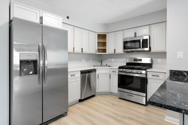 Building Photo - Bitonti Place