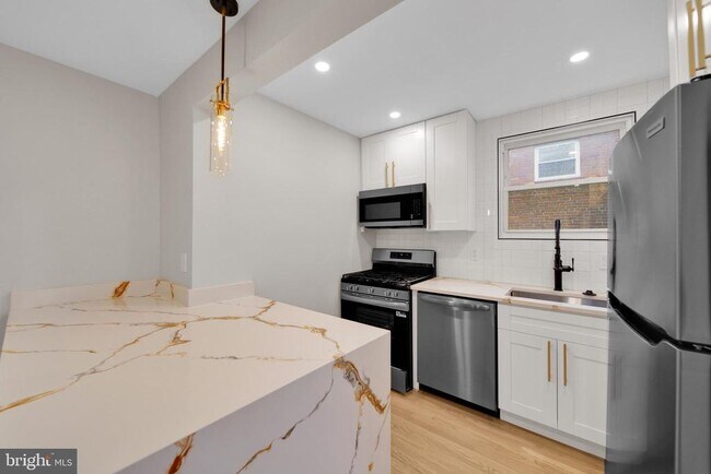 Foto del edificio - 119 Victor St NE