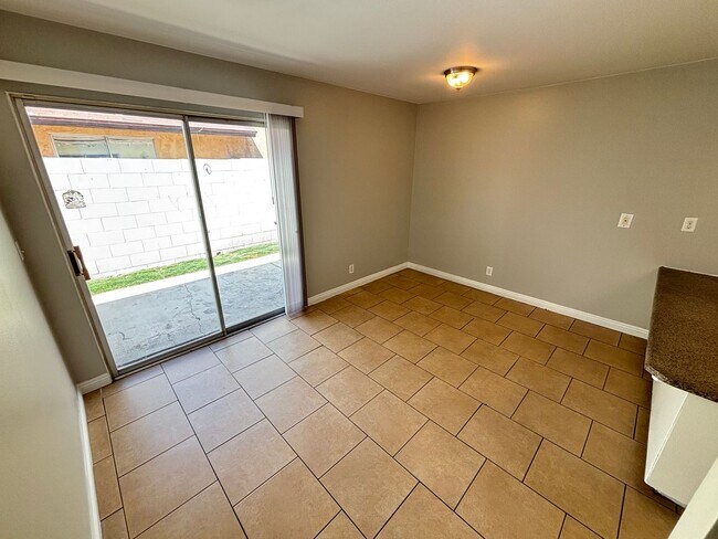 Foto del edificio - 2744 Karen Ave
