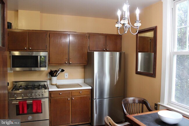 Building Photo - 1501 Crittenden St NW