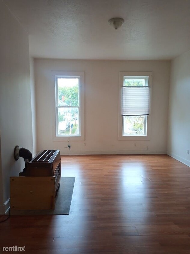 1 br, 1 bath House 510 North College Str... House Rental in Piqua