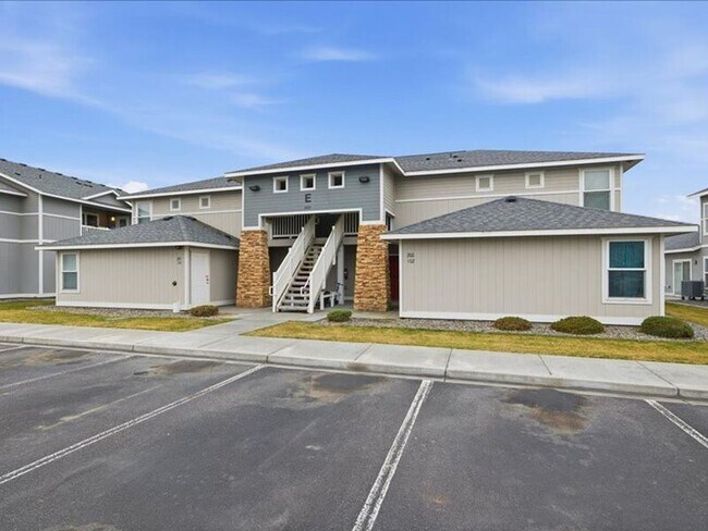 Foto del edificio - 6405 Chapel Hill Blvd