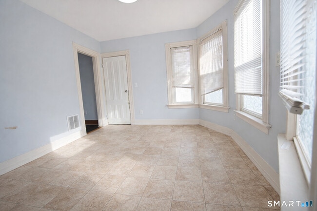 Building Photo - 134 Gorham Ave