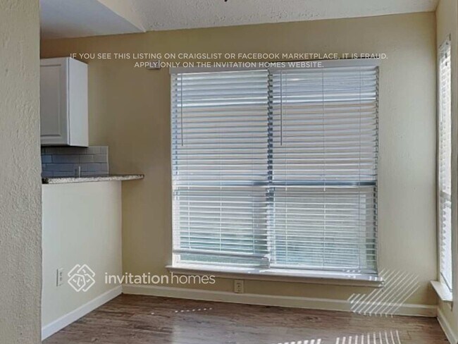 Foto del edificio - 9203 Rippling Fields Dr