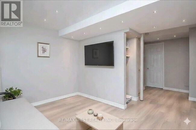 Photo du bâtiment - 1508 Pinecliff Rd