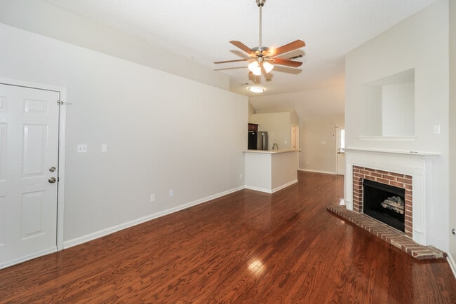 Foto del edificio - 1095 Cross Meadow Rd