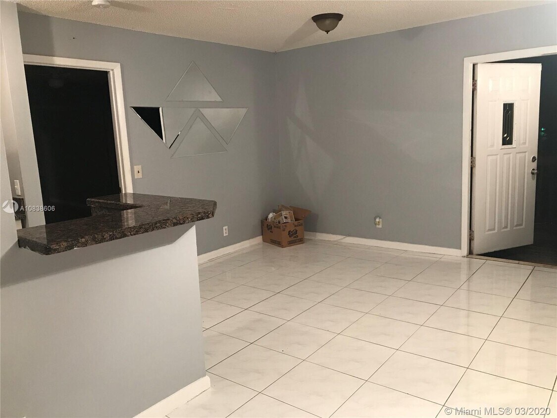 Building Photo - 25 Crossings Cir