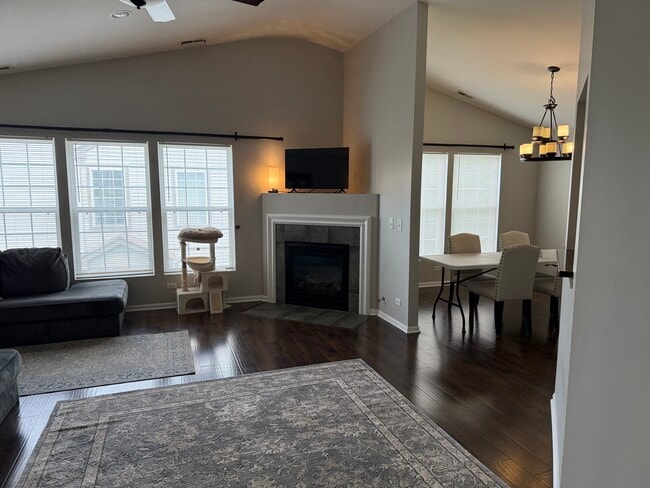 Building Photo - 3157 Bromley Ln