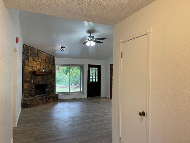 Foto del edificio - Welcome to your new home in Midwest City, OK!