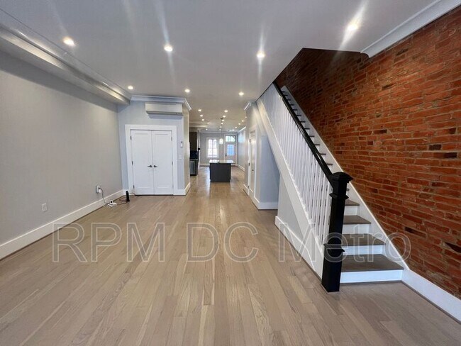 Foto del edificio - 2119 1st St NW