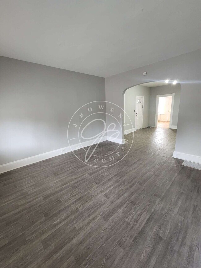 Foto del edificio - "Charming 3-Bedroom Home with updates throughout! Move in ready!