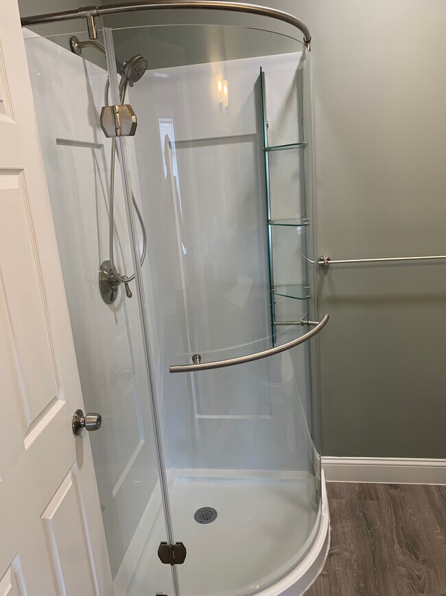 Building Photo - 148 Main St