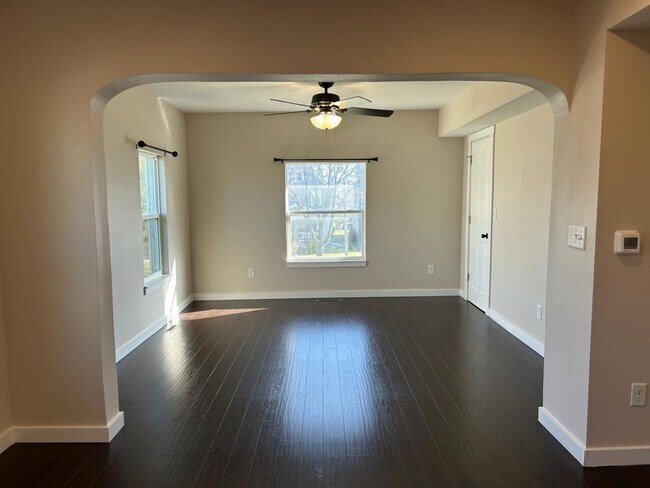 Foto del edificio - 1638 B Ave NE