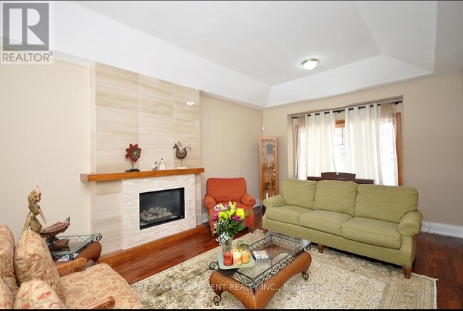 Building Photo - 225 Forestwood Dr