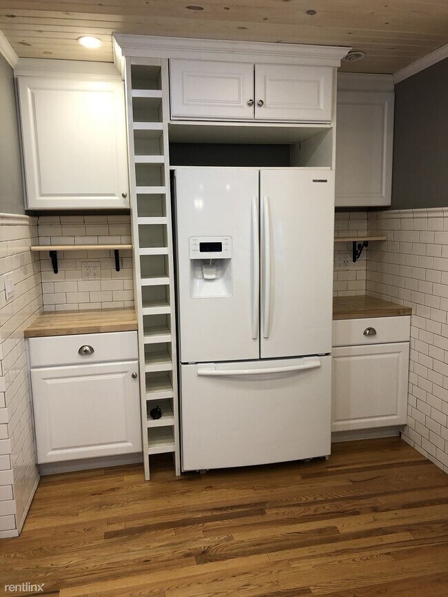 Foto del edificio - 3 br, 1 bath Apartment - 1301 Greenwood Ave