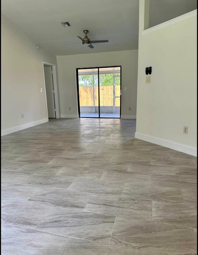 Building Photo - 1275 McDermott Ln
