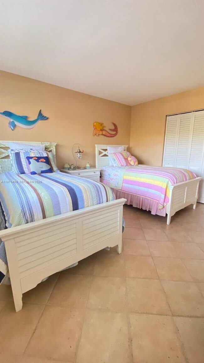 Building Photo - 177 Ocean Ln Dr