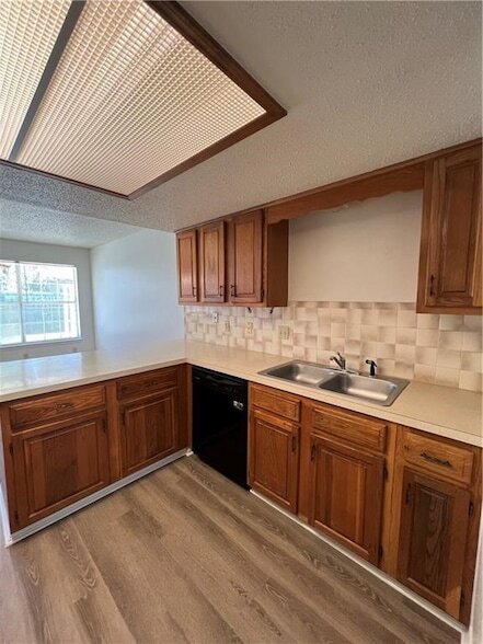Building Photo - 320 S 11th Pl