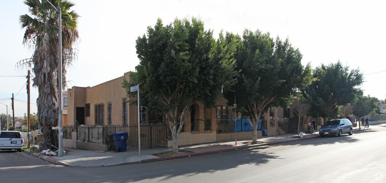 Foto del edificio - 620-628 N Fickett St