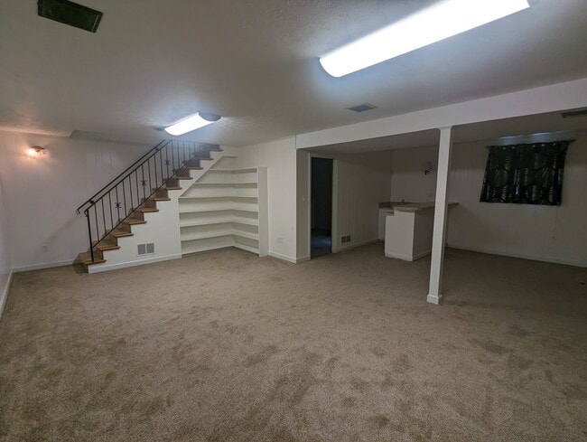 Building Photo - 249 River Oak Dr
