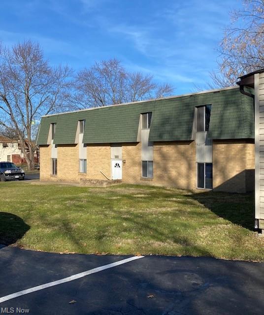 27 Wayne St SE Unit 6, Niles, OH 44446 Apartment for Rent in Niles