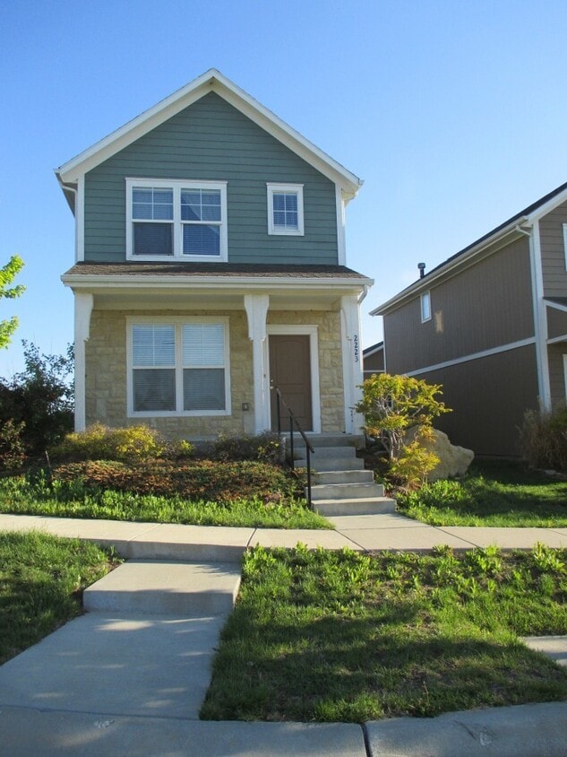 Primary Photo - Beautiful Home in Great Location!